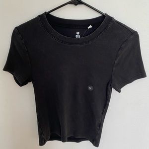 me to we essentials pacsun black short sleeve top — size medium